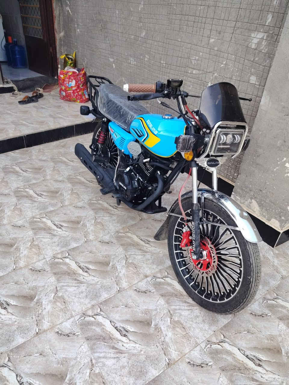 سلام عليكم دراجةسونك موديل ٢٠٢٦بعد زيرو علئ. سحك. مثل ما موجود بل صوره اي نقص مابيه مال جنايه مكان ديالئ المقداديه.السعر خاص .تواصل ***********
