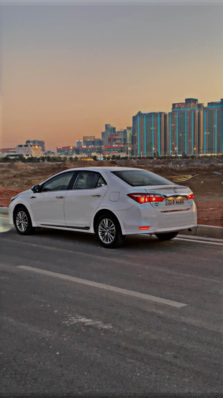 Toyota corolla modil 2015
بيكاشؤ مه كينه 20
١٢٢هه زارى كيلؤمه تر رؤيه 
هه موو گيانى له سه ر بيلاديه 
سه نه وى هه هه زى نويه 
سه ياركه يه ك هه زار مسرف نيه 
ته نا دوو جيكاى بجووكى سوخه له سه ر شخوت دوو دارگاى لاى سه كنى له سه ر شخوت سبووخه ما باقى هيج هيج نيه ده عام لؤ ده عامىى بيلا ديه 
***********
سعر ١٣٨ أربيل, العراق
