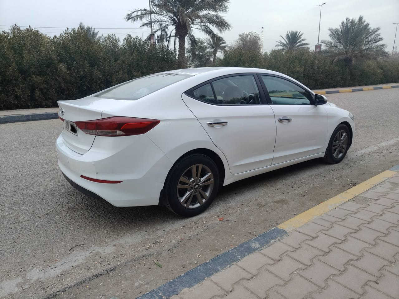 سلام عليكم جميعاً
النترا 2017 خليجي بسمي بغداد انكليزي فول وكفاله عامه عده شخط بسيط باب صدر وكرت صبغ كد شبر 
كامره خلفيه +حساسات+ مري شفط+ 3 انضمه قياده + نضام اقتصاد وقود ⛽ +فتحه+……ماشيه 92 كيلو 
السعر 147 وبيها مجال بسيط 
***********
