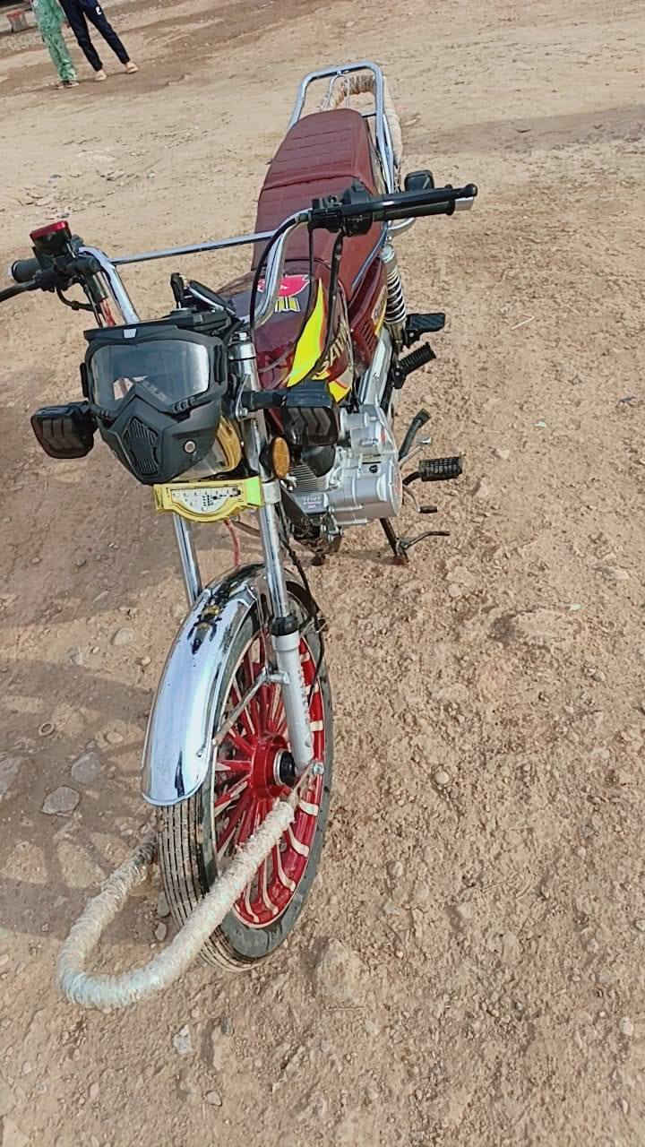 دراجة سونيك يراني كفالة عامة موديل2025 محرك 200cمكاني ناحيه العضيم مجمبزة فول نضافة شراي يتصل ويدلل ***********
