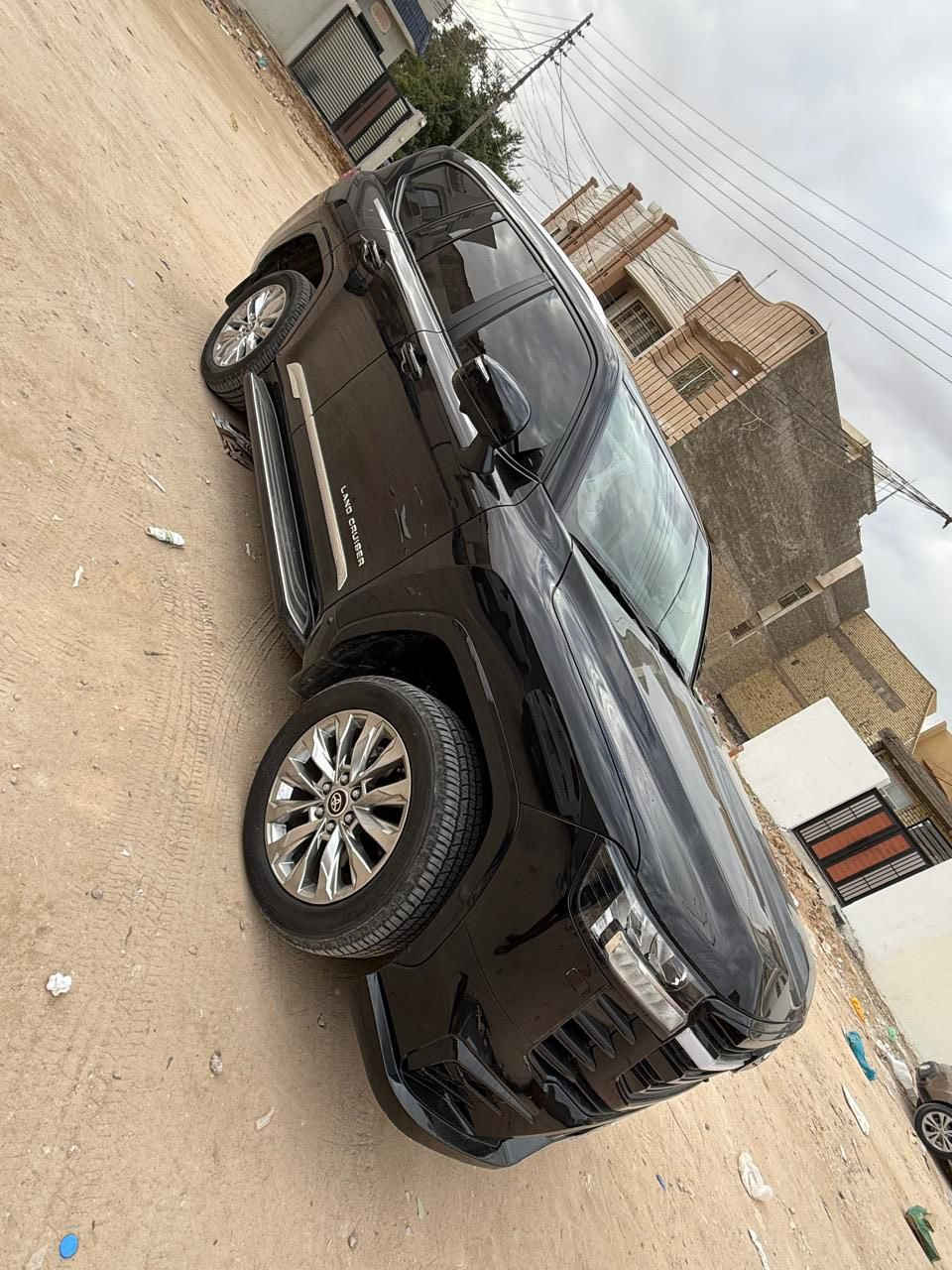 للبيع لاندكروز 2024
كفالة عامة 
ماشية 16 الف 
رقم اربيل
السعر 675 ورقة 
عنواني كربلاء 
***********
