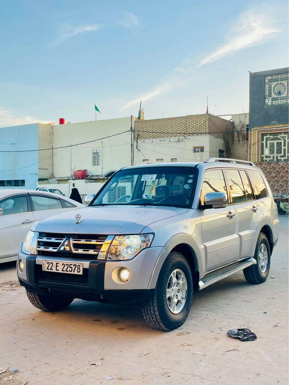 سلام عليكم     السعر 115 وبيه مجال 
باجيرو 2009 رقم اربيل نكليزي وكاله او تحويل 
 سياره كفاله عامه وسونار بيه 
مكينه كير مكفوله 
حداديه شرط ترايك 21 
تبريد 3 قطع ثلج 
مكان سياره نجف الاشرف *********** النجف, العراق
