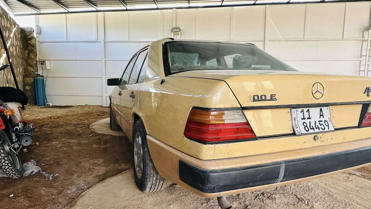 سلام عليكم مارسدس دب موديل 1990 محرك وكير بطة 2500 السعر 55 وبيهة مجال ***********
