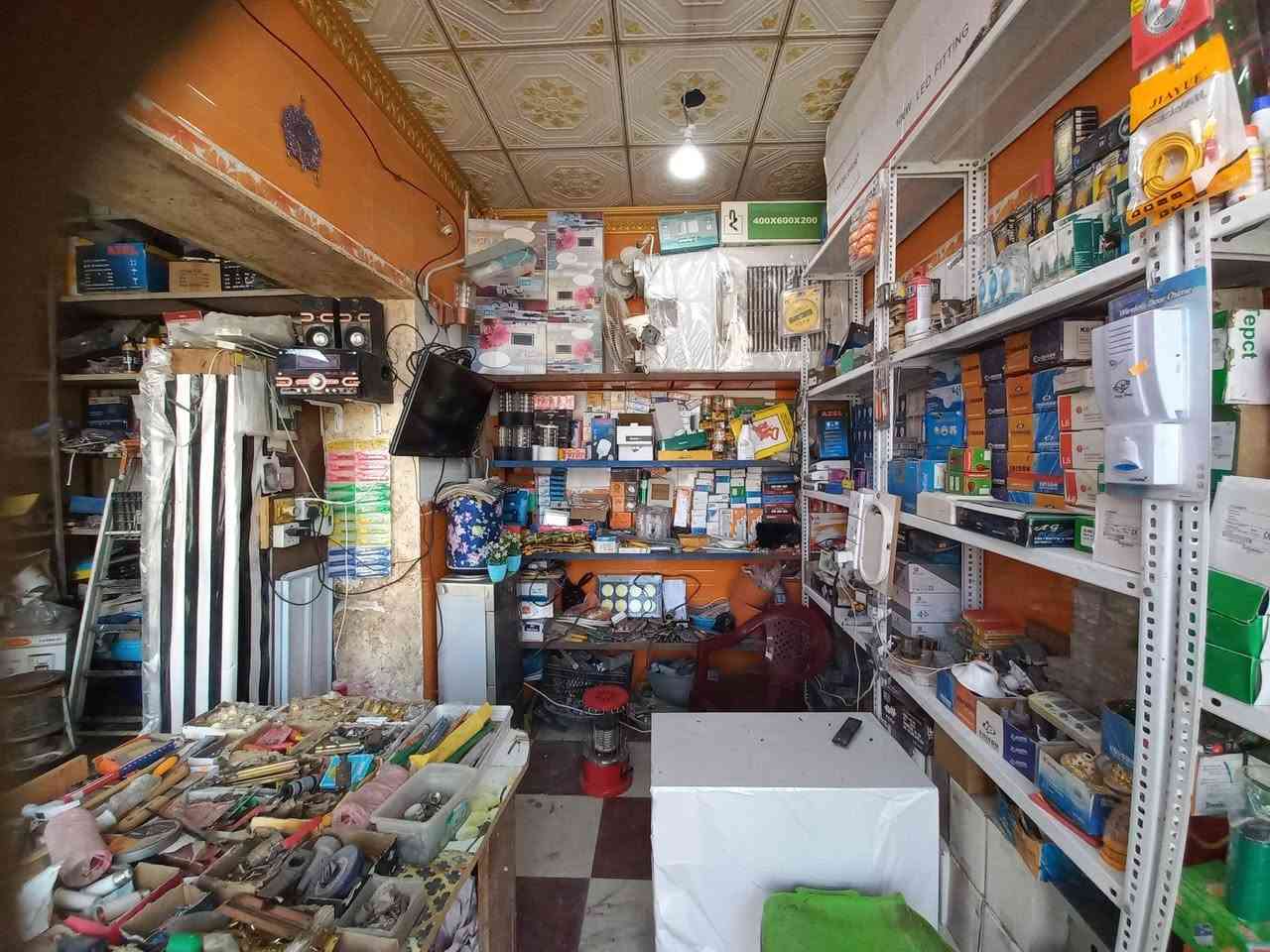 مكلف بالنشر محل للبيع عنواني كربلاء للاستفسار اتصال بصاحب المحل ***********
