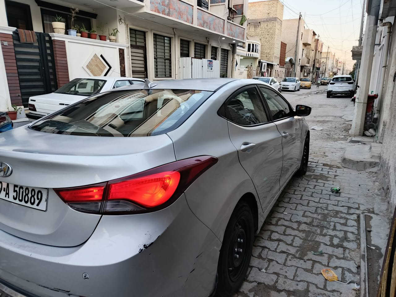 الانترا موديل 15 خليجي
محرك 1600 دوش
كامره خلفيه
تحكم استيرن
شاشه
اشارت بالمري 
السياره بيها الجاملغ مال سايق مفتوح والبنيد جارد مغلفه فابلون
السعر 100$
مكانها بغداد ***********

