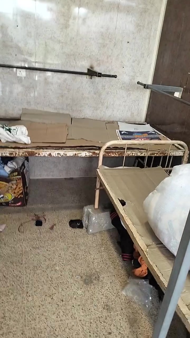 عندي ستاندات مال ملابس عدد ثنين وعندي 5قريولات للبيع عارضه مال شحاطات للبيع


**إذا كنت صاحب هذا الإعلان وتريد حذفه لأي سبب، رجاءا أرسل رسالة إلى الدعم الفني**