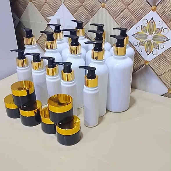 منو گال الجمال يحتاج كيمياويات؟
أسرار مريم للأعشاب الطبيعية جايتكم بثلاث أبطال من قلب الطبيعة! 💚

🔥 مانع التعرق الطبيعي
ثبات طول اليوم… رائحة راقية… وبدون أي ضرر للجلد!♥️
خلي ثقتك تعلى… وخلي العرق يصير ماضي!

✨ سيروم بذور الكتان ♨️
لمعان، رطوبة، وحماية من الجفاف…
قطرات بسيطة تخلي بشرتچ تصير مثل المراية!

🌿 خلطة تساقط الشعر الضاربة🎁
لا تقولين شعري 🚿 يوقع بعد اليوم… 🔐
تركيبـة عشبية تعزز الجذور من أول استخدام…
وتخليچ تصيحين: هذا هو حلمي يتحقق!

✅ ثلاث منتجات… ثلاث حلول…
وكلها من أسرار مريم للأعشاب الطبيعية 🔥
طبيعي 100% 💥… ومضمون من التجربة الأولى!

📩 احجزي راتبچ قبل ما تخلص الكمية!🌞

من قلب الطبيعة… إلى قلبك راحة.
مع أسرار مريم للأعشاب.
للأستفسار أكثر راسلونا على  الواتساب على الأرقام التالية
*********** أو. ***********
👐 #يوجد_ 🚕توصيل_لكافة 🚕🇮🇶_محافضات_العراق ب 5000 فقط 🔥
