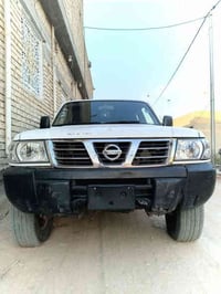 للبيع : نيسان باترول ٢٠٠١ السيارة مكينه وكير شرط لا تبخر ولا تنقص فور ...