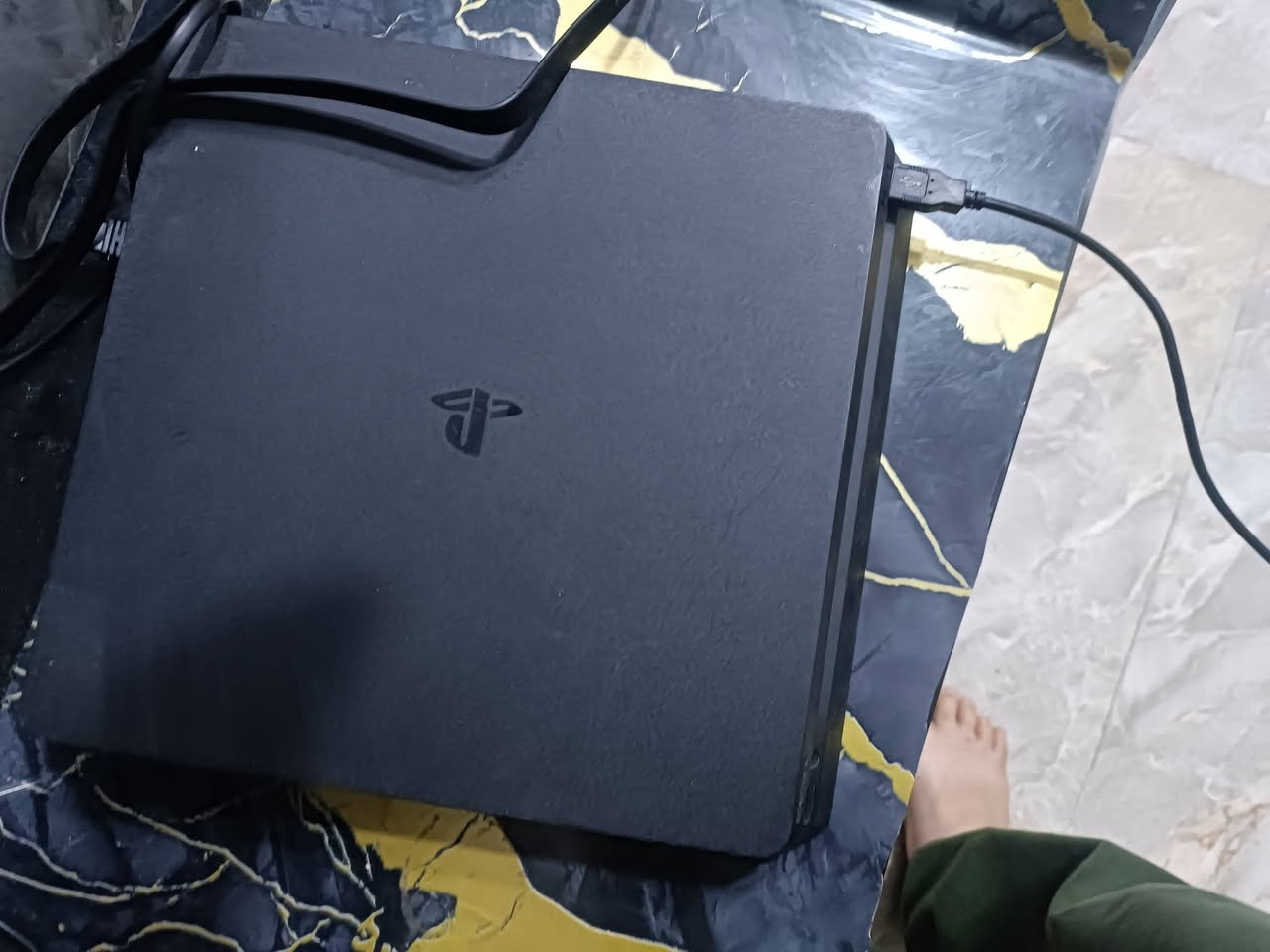 بلي ستيشن 4  1TB  مستعمل سعر 280 الف بي مجال تواصل واتساب *********** اي ضرر مابي
