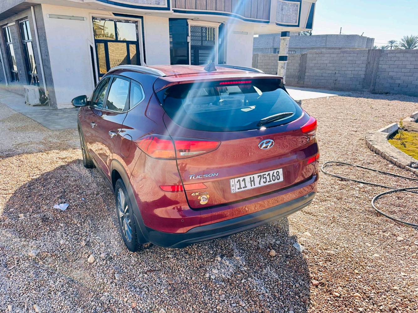 توكسان 2020 ماروني
شركة الگاصد خليجي فول 1/1 
ماعدا بانوراما 
تحكم ستيرن جهتين 
يدات نيكل
مرايات اوتو كهرباء شفط
بصمه + بصمه ابواب 
نظام ترحيب 
حساس امامي + خلفي 
حساس استداره 
لد ليلي + نهاري 
كامره خلفيه بلادي 
شاشه بلاد
مثبت سرعه 
هندر بالرجل 
تبريد قطعتين امامي خلفي 
ويل كب حجم 18 كروم
كشنات كهرباء 
شاحن واير ليس   
رقم بغداد 

السياره بيه فقط باب جانب السايق مصبوغ بدون تبديل

 السعر 195$