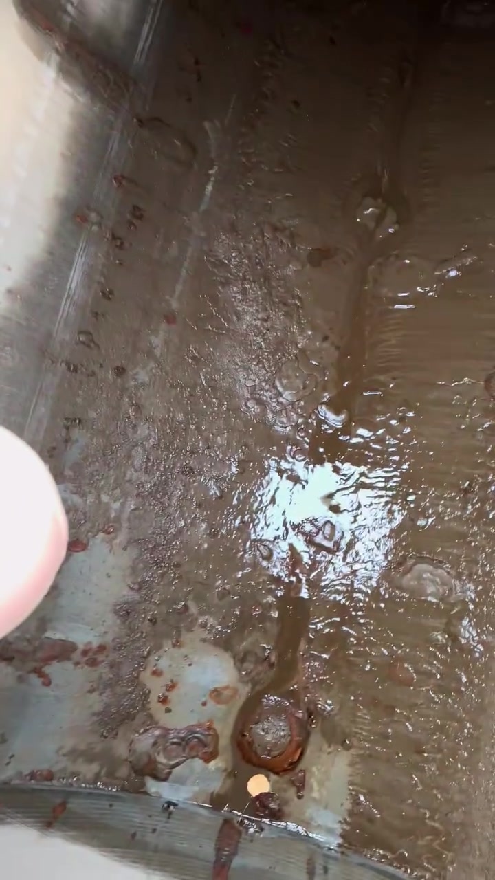 وەک و ستافی سولی کلین ئامادەین بۆ شۆردنی تەنکی بە هەرزانترین نرخ تانها 25.000 هەزار بۆ زانیاری زیاتر پەیوەندی بکەن***********
#سلێمانی Suli Clean  #کوردستان #فۆریو #سولی
