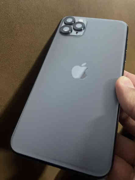 السلام عليكم 11بروس ماكس ذاكرة 256 بطارية 95 بلادية شاشة بلادية وتر بروف موبايل ممفتوح  سعرة 450 وبي مجال ويا شاحنة + اير بود+ كفرات اثنين
مكاني بغداد يوسفية واتساب ***********
