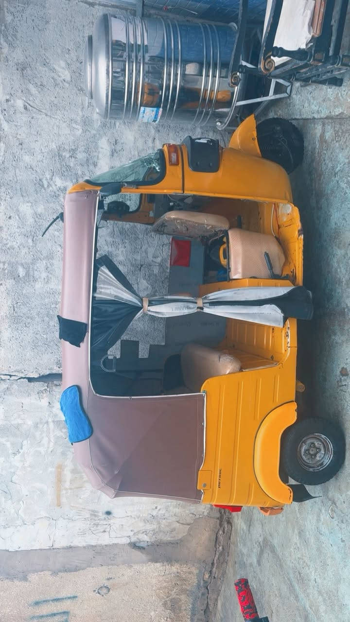 سلام عليكم تكتك للبيع موديل  2018/12اوراق كاملة  كهربايات كامله  محرك نضيف تكتك جاهزه اي نقص ما بيهه مكاني بغداد الزعفرانية السعر اربع ملاين ونص 45000000الستفسار عله هاذ الرقم ***********
