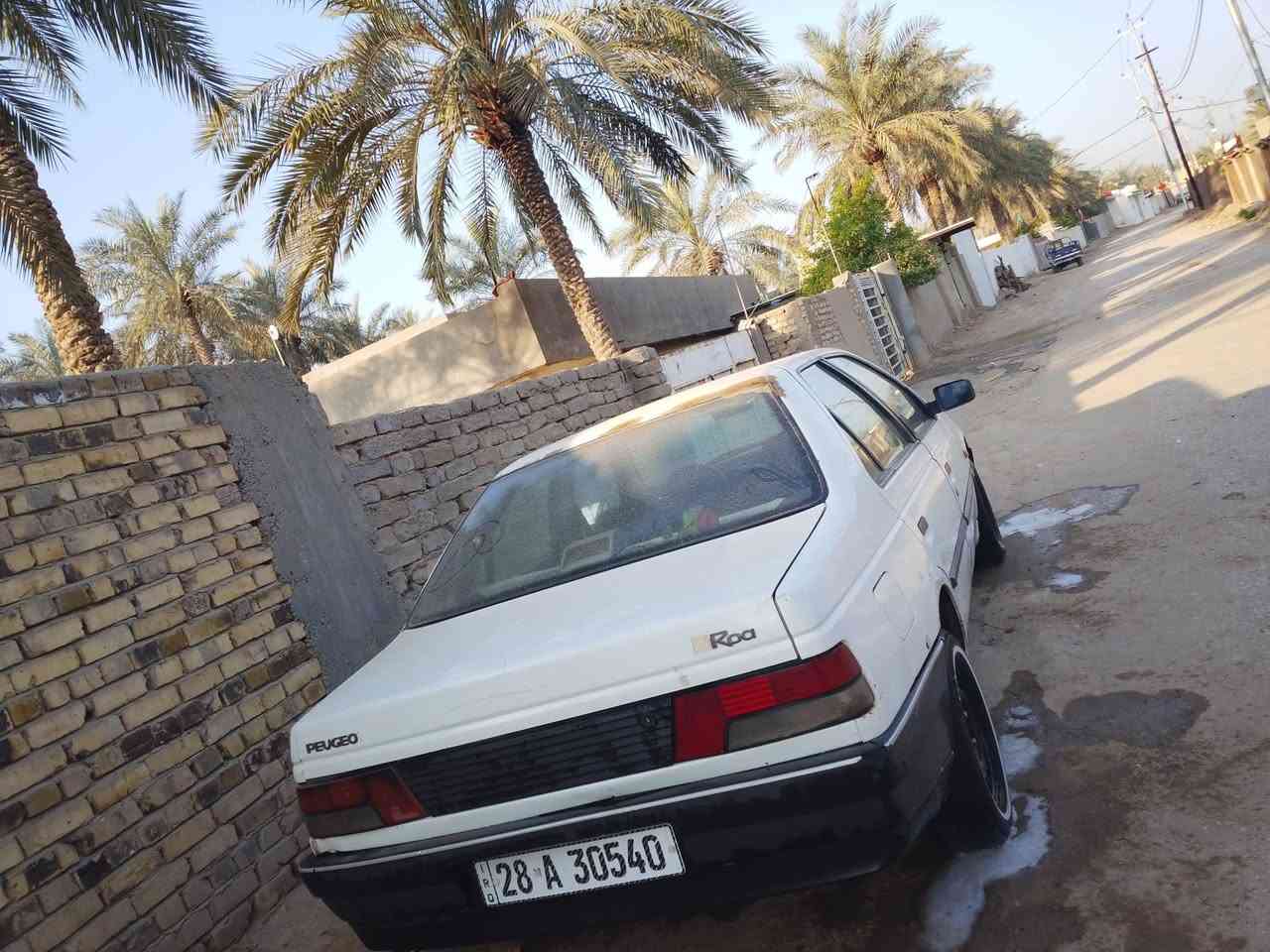 السلام عليكم بيجو روى لبيع موديل 2009 غرامه مصفره السياراه جديده مكفوله من صبغ وضربه السياراه كهربائيات شغاله الكير النمره الاوله والثالثه مرات تفلت تايرات جدد السياراه داخله جديد السياراه بسمي  مكان السياراه بابل الاتصال على هذه الرقم ***********
