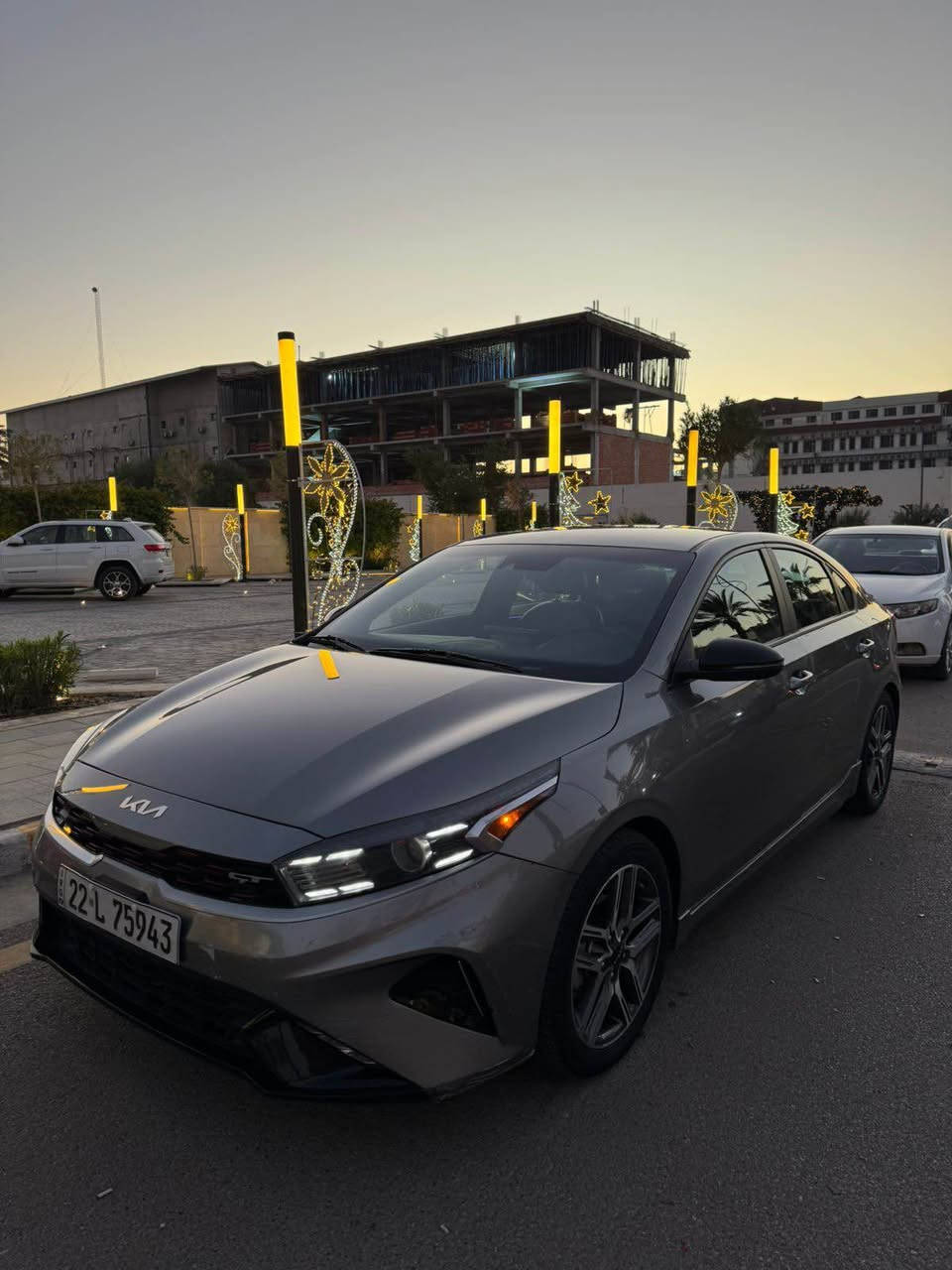 1_كيا _فورتي  GT_LINE  2022ارقام اربيل 
2_المكينه 2000 ماشيه52 الف  
3_بصمة لدات امامية+لدات خلفيةمري لون اسود+اشاير بالمري إنارة ترحيب عند لاقتراب من سيارةكشنات جلد+ مخمل مختومه بشعار GT line
+انارة داخليه
جنطة ذكية تفتح عند الاقتراب
رادارات امامية وخلفية وجانبية
توقف ذاتي تحديد مسار مانع انزلاق ستيرن حرف Dمختوم بختم GT line
شاشة كبيرة حجم 9ملم الحجم الجديد+نظام جديد
ثلاث وضعيات قيادة(Sport-Normal -Smart)
مثبت سرعة قياده ذاتيه
4_حادث باب سكن وجاملوغ ابدل  بدون دواخل ايرباك برده فقط العنوان بغداد اليرموك *********** بغداد, العراق
