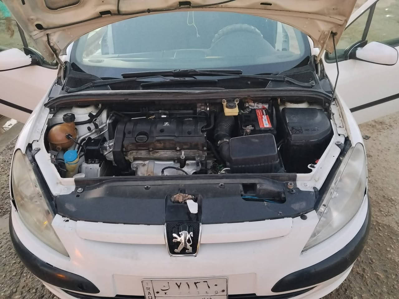 السلام عليكم بيجو 307 فرنسي موديل 2005 رقم بغداد سنويه جديده تحويل مباشر مكينه وكير مكفولات كير اوتماتك سياره صدر جديد دواخل جديده تخم تاير تبريد تدفه شغاله كهربائيات كلها شغله سنتر لوك جام كهربائي سياره على سونار بيها بس جاملغ مبدل جهه سايق بس سعرها 50 وبيها مجال اللشراي مكان بغداد ***********
