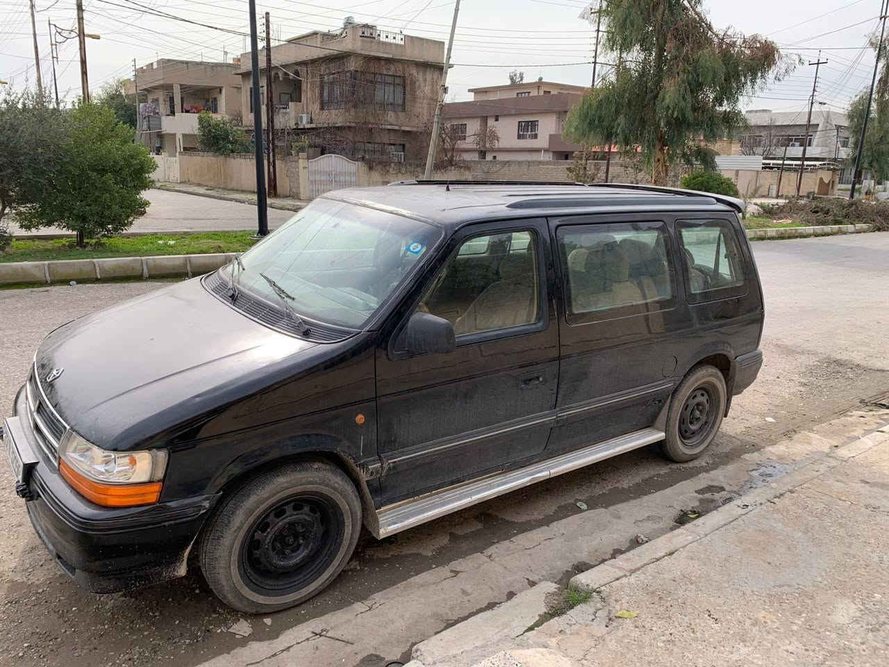 السلام عليكم دوج كلايسر 1992
مكينة وكير شرط
شاصي قصير
رقم جديد 
السياره باسمي
سنوية 30تسقط 
السياره كدام العين نضيفه 
مكان السياره موصل حي العربي 
التفاصيل الباقي على الرقم 
***********
