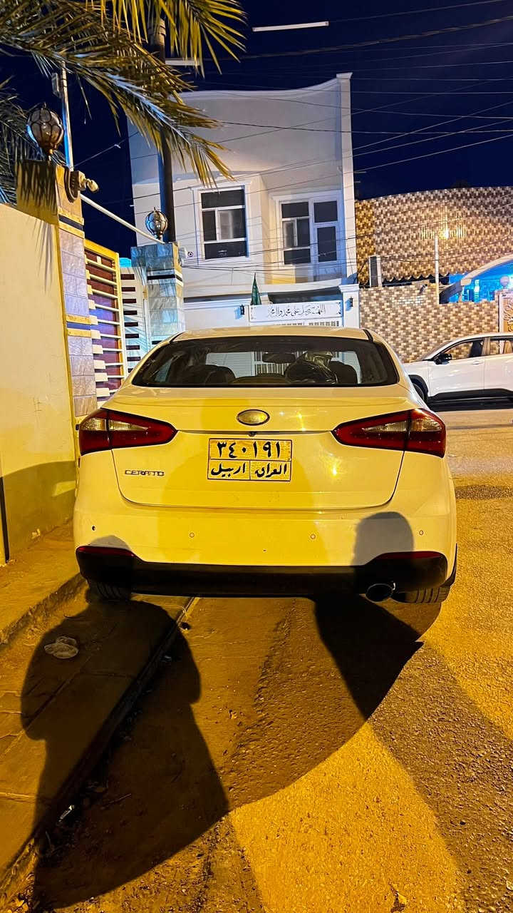 سيراتو 13 فول مواصفات بصمه وترحيب وتبريد خلفي وحساسات امامي خلفي  تحويل وكاله مضمونه السياره مكفوله من الصبغ بيها بارد قليل جداً 
***********
