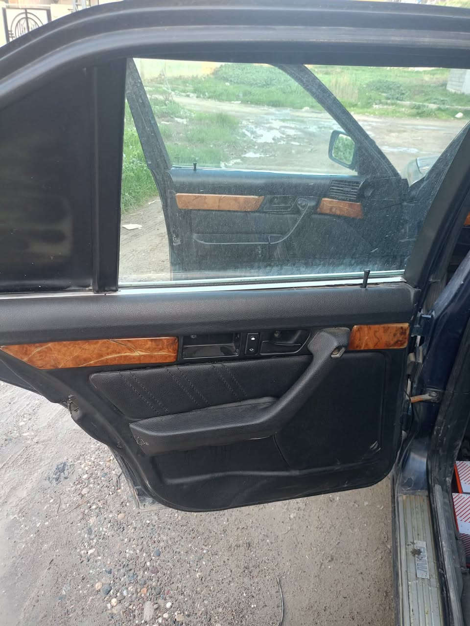 BMW للبيع .
موديل ٩٣ .
محرك بي نفخ الكثير شرط .
الطخم جديد قبل شهر بدلته امامي خلفي .
السنوية باسمي الهزة قبل شهر انتهت رقم مسطرة .
داخل صاج .
كشنات جلد .
تبريد اشحن غاز و شغل .
السعر ٦٣ و بيها مجال .
صبغ جمالية مكفولة من الضربة .
تعال وافحص وإذا عجبتك نتواصل بالسعر و تدلل
***********
