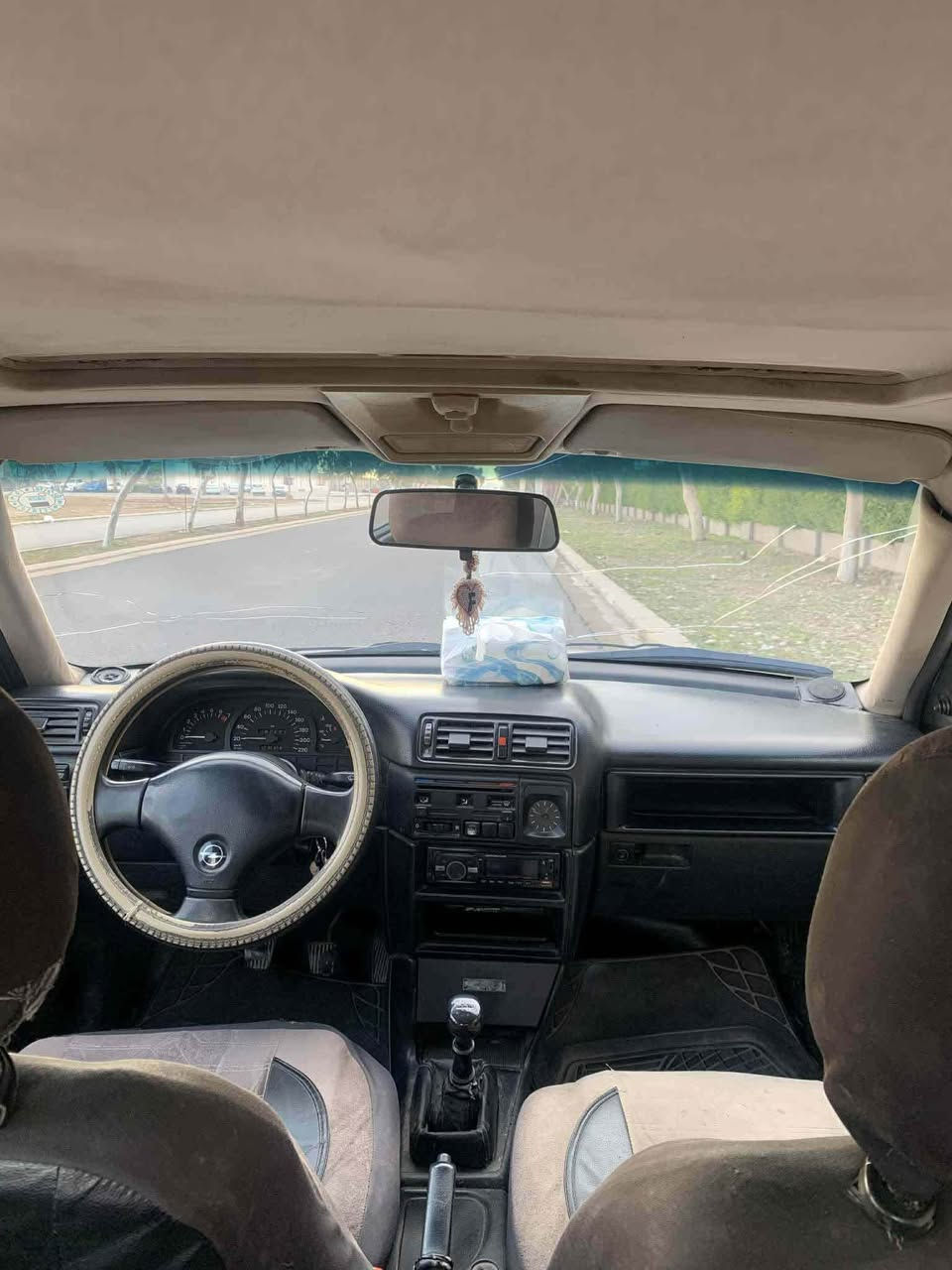 ئۆپڵ مۆدێل ٩١
مەکینە٢٠ گێر عادی
گێرومەکینە بەشەرت
جەمپێکی زۆر خەفیفی پێشی هەیە بەبێ ناوگرتن
تابڵێی خاوێنە وەسفی ناوێت
تەحویل خرامە بەشەرت
وەکالەش دەکەم
سعری ٣٦ وەرەقەو معامەلەیە
***********
واتس ئاپی لەسەرە أربيل, العراق
