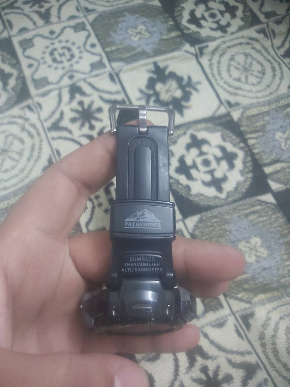 السلام عليكم
ساعة كاسيو بروتريك PRG-40 نضافتها فول 95 %
السعر 175 ألف 
يوجد توصيل 
لومات الأساسية
قطر الساعه 54
مقاومة الماء
مقاومة الماء حتى عمق 100 متر
المقاومة البيئية
مقاومة درجات الحرارة المنخفضة (-10 درجات مئوية/ 14 درجة فهرنهايت)
ميزة المستشعر
نطاق قياس
مقياس الارتفاع: من -700 إلى 10000 م (من -2300 قدم إلى 32800 قدم)
وحدة القياس: 1 م (5 أقدام)
قياسات الذاكرة اليدوية (تصل حتى 30 سجلاً، يتضمن كل منها الارتفاع والتاريخ والوقت)
بيانات السجل التلقائي (الارتفاعات العالية/المنخفضة، الصعود والهبوط التراكمي التلقائي)
بيانات سجل الرحلة (يصل حتى 14 سجلاً للارتفاعات العالية/المنخفضة، الهبوط والصعود التراكمي التلقائي لرحلات معينة)
الميزات الأخرى: بيانات الارتفاع النسبية (من -3000 إلى 3000 م)، الفاصل الزمني للقياسات القابل للتحديد: 5 ثوانٍ أو دقيقتان
*ثانية واحدة لأول 3 دقائق فقط
*التحويل بين المتر والقدم
مقياس الضغط الجوي
نطاق العرض: من 260 إلى 1100 هكتوباسكال (من 7,65 إلى 32,45 بوصة زئبقية)
وحدة العرض: 1 هكتوباسكال (0,05 بوصة زئبقية)
الرسم البياني لميل الضغط الجوي (قراءات آخر 42 ساعة)
الرسم البياني لفارق الضغط الجوي
تنبيه معلومات ميل الضغط الجوي (تشير الصافرة والسهم إلى تغييرات مهمة في الضغط)
*التحويل بين الهكتوباسكال والبوصة الزئبقية
بوصلة رقمية
لقياس الاتجاه وعرضه كنقطة واحدة من أصل 16 نقطة
نطاق القياس: من 0 إلى 359 درجة
وحدة القياس: درجة واحدة
قياس متواصل لمدة 60 ثانية
مؤشر الاتجاه البياني
معايرة ثنائية الاتجاهات
تصحيح الميل المغناطيسي
ذاكرة تحديد الموقع
مقياس الحرارة
نطاق العرض: من -10 إلى 60 درجة مئوية (من 14 إلى 140 درجة فهرنهايت)
وحدة العرض: 0,1 درجة مئوية (0,2 درجة فهرنهايت)
*التحويل بين درجة الحرارة المئوية ودرجة الحرارة بالفهرنهايت


**إذا كنت صاحب هذا الإعلان وتريد حذفه لأي سبب، رجاءا أرسل رسالة إلى الدعم الفني**