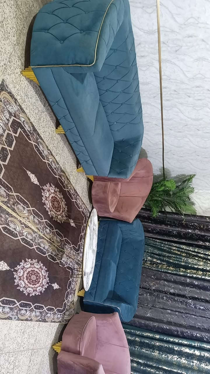 تخم تزكام ثكيل ٧ مقاعد نضافه فول سعر ٢١٠ مع طبله مكاني بياع يوجد توصيل بكروه *********** وتساب
