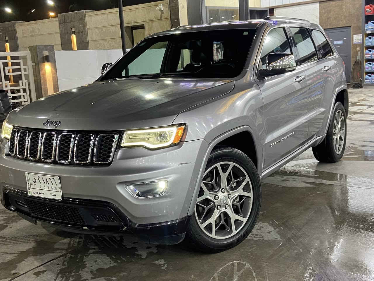 سلام عليكم جيب اوفر لاند موديل 16 مكينه 5700 ممفتوحه ولا الكير مفتوح صور الحادث كدامكم. بدون ايرباك السياره. ماشيه 79 الف السياره فول مواصفات 
1 بنو راما 
2جكات 
3فور ويل 
4كشنات جلد خزن ميموري 
5شاشه جبيره 
توقف ذاتي حساسات فول السياره دمام خلفي  رقم بغداد تحويل مباشر 
السعر 185 
***********
