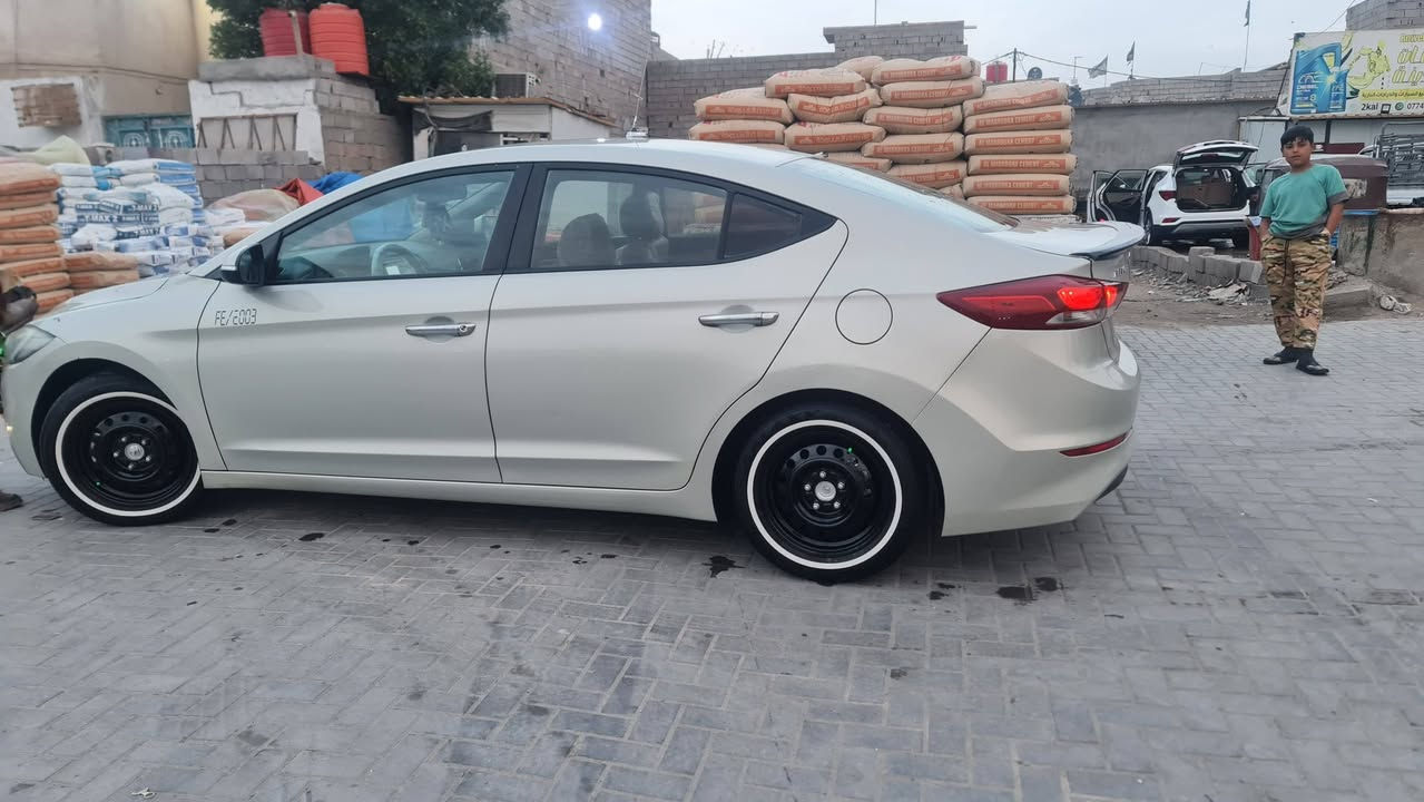 سلام عليكم لنتره لبيع موديل 18وراد خليج سياره جديه بعنه لكلمه رقم ربيل تحويل ثاني يوم سياره جاهزه منكلشي تخم تاير خط بيض حداد مال شركه شرط مكينه 1600سياره فول عده تنته بيه قطعتين صبق ولباقي كفاله سياره ماشيه 140 سياره علوضع شركه برقي مافتوح بيه مكينه كير حداده شرط تراي زيرو سياره مال جناي مجنبزه فول تبريد ثلج  مكاني بصره سعر 110وبيه مجال ***********
