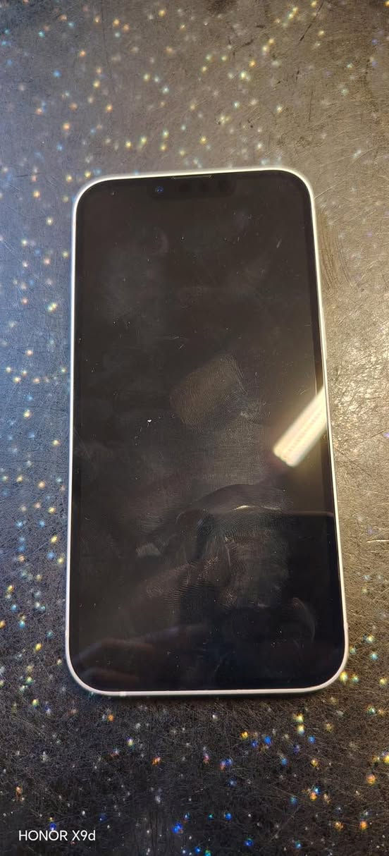 📱 آيفون 13 للبيع

🔹 الذاكرة: 128GB
🔹 البطارية: 100% – أصلية
🔹 الضمان: IPM (مستورَد)
🔹 الاستخدام: شهرين فقط
🔹 الحالة: نظيف 100% / ما بي ولا خدش
🔹 كلشي يشتغل تمام
ويا كارتونة الجهاز الاصلية 
وكيبل الشاحنة الاصلي
السعر ٥٥٠ الف


**إذا كنت صاحب هذا الإعلان وتريد حذفه لأي سبب، رجاءا أرسل رسالة إلى الدعم الفني**