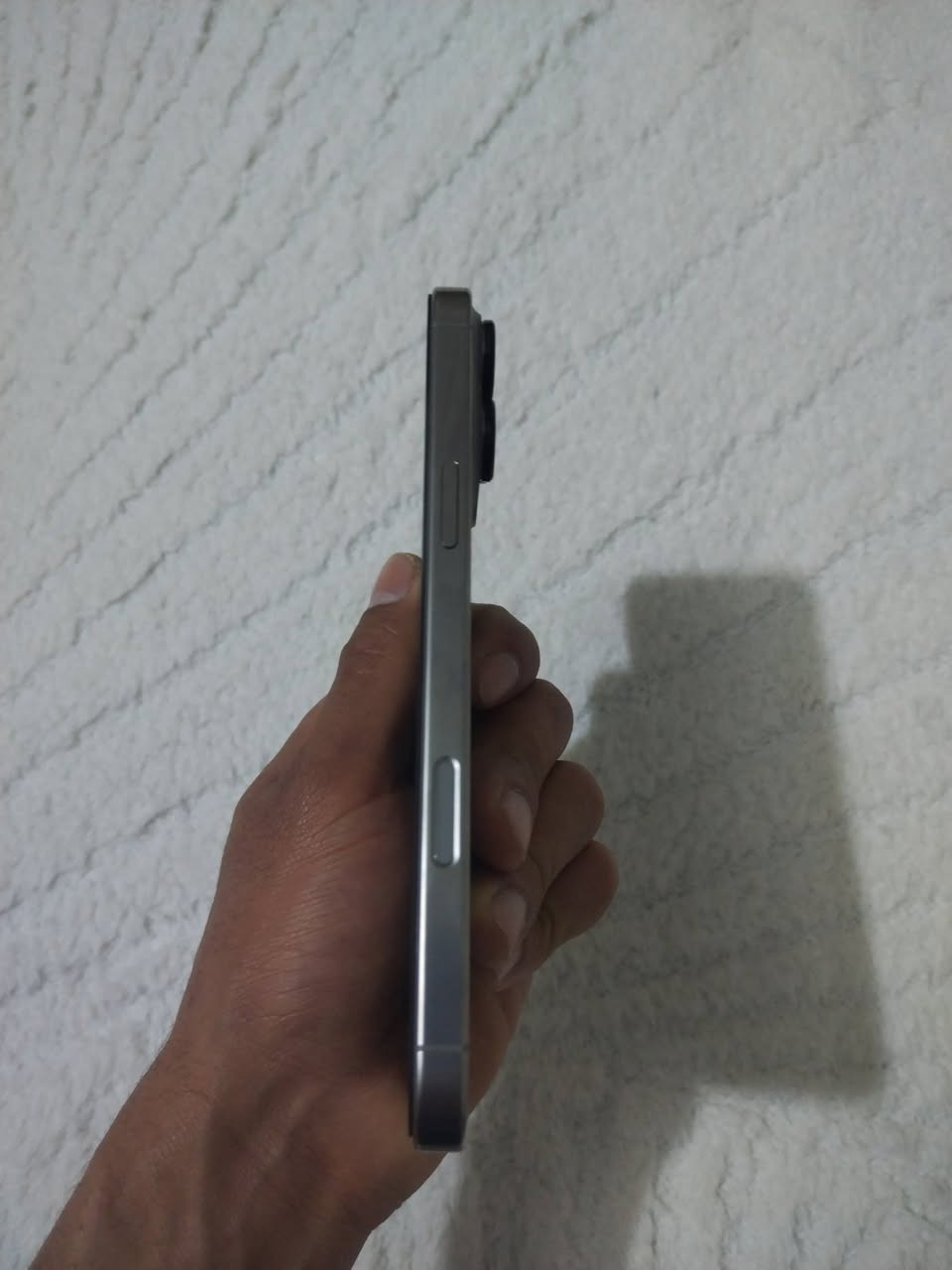 سلام عليكم عندي ايفون 16 برو ماكس جلخ ما بي والله بطاريته 91 لي يريده يجي خاص او هاذه رقمي *********** مكاني رمادي قيم بل يرضه الله وياخذه
