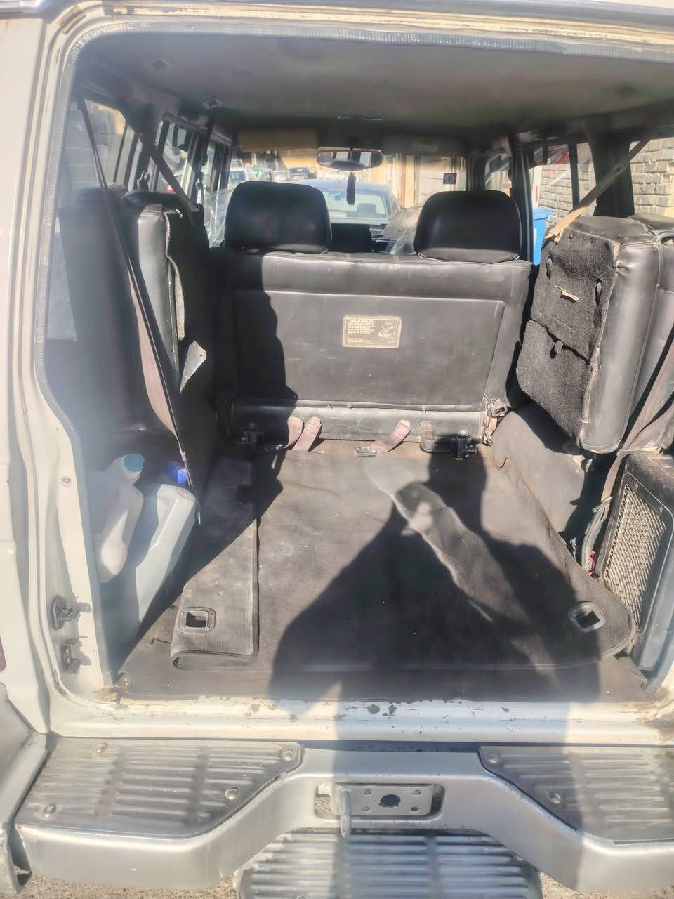 سلام عليكم كالوبر للبيع موديل ٩٩ بلاديه كير اوتماتيك مكينه بلادي سياره كله بلادي السعر ٦٣ بيه مجال الرقم ***********
