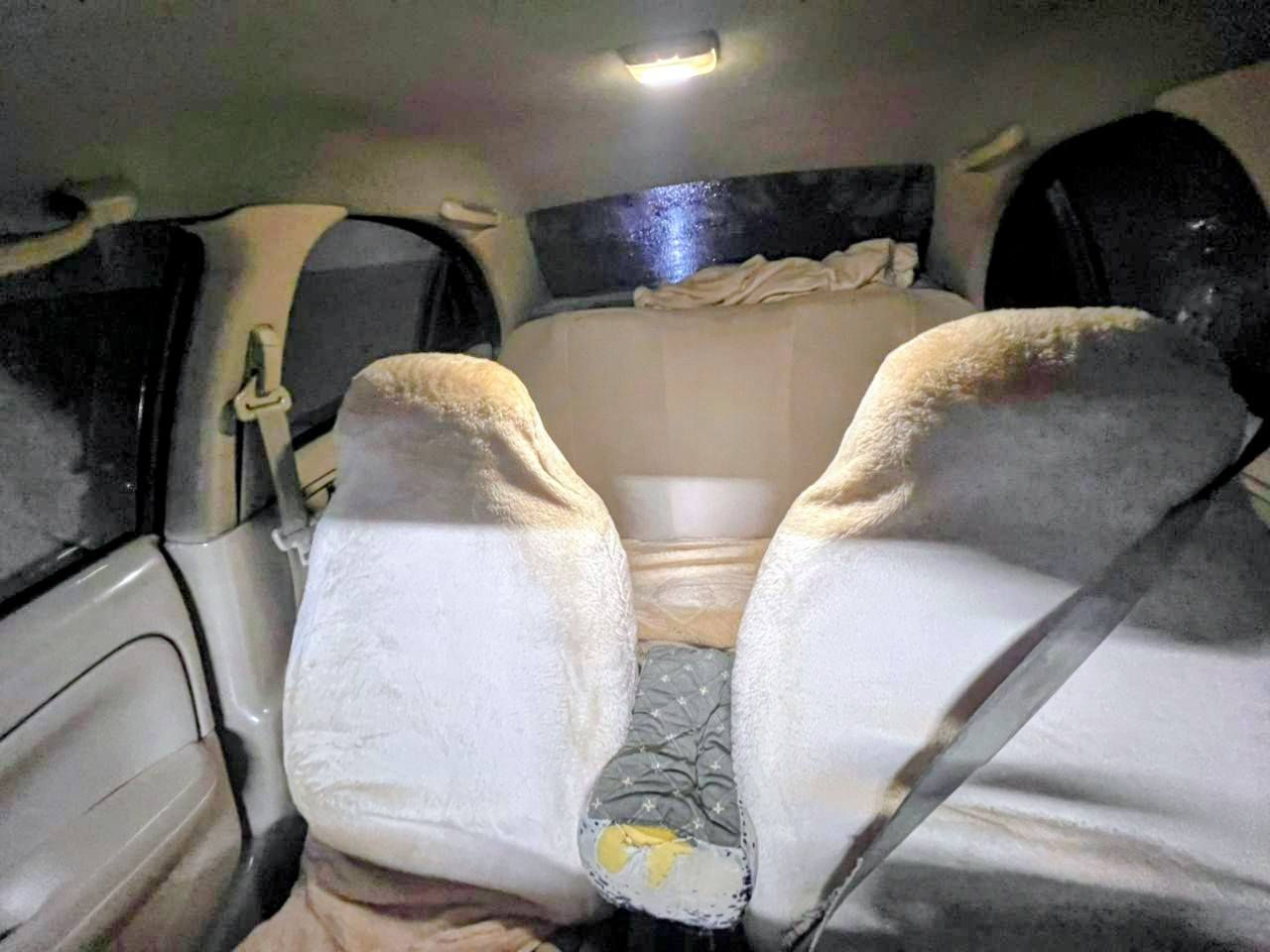 نيسان صني ..جان تكسي ومرجعينه خصوصي عل الاصل.2009. ياباني شرط كير ومحرك تبريد وتدفئه هزه ورقم مسطره دهوك جديد...فول.فقط كير عادي..كابون مسجل جديد .... باسمي التحويل ثاني يوم .مكاني الموصل الايسر..السعر ..72 وبي مجال بسيط..***********
