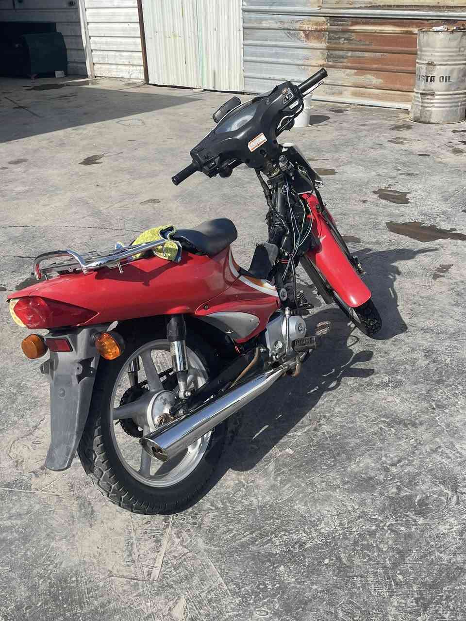 دراجه شغاله كامله  السعر 300 مكاني بغداد وهاذه رقمي ***********
