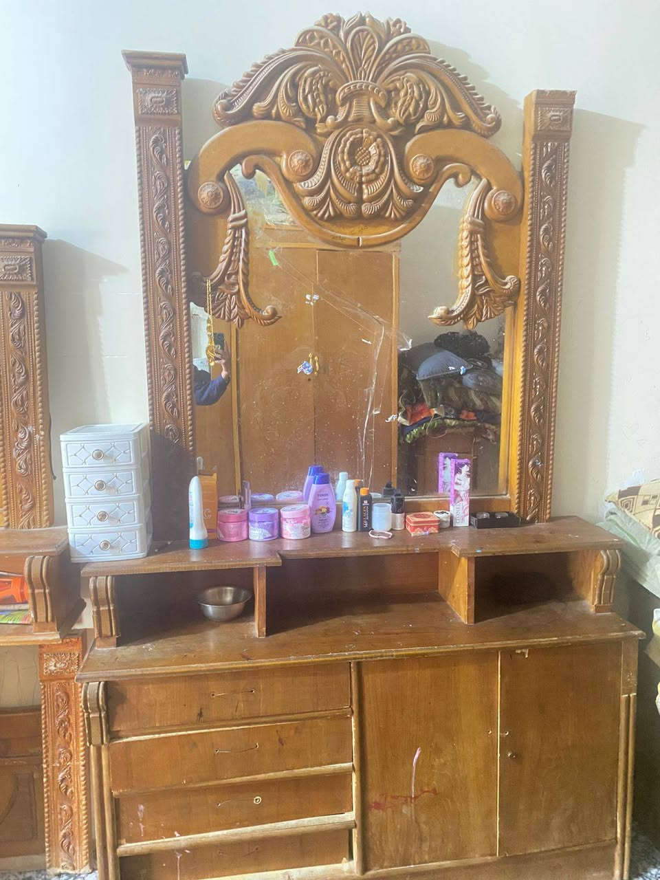 غرفه للبيع
*********** ومتواجد عله الفيس
