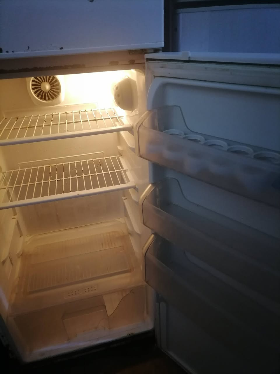 السلام عليكم هاي الثلاجه نضيفه وتجميد فول قيم واخذ


**إذا كنت صاحب هذا الإعلان وتريد حذفه لأي سبب، رجاءا أرسل رسالة إلى الدعم الفني**