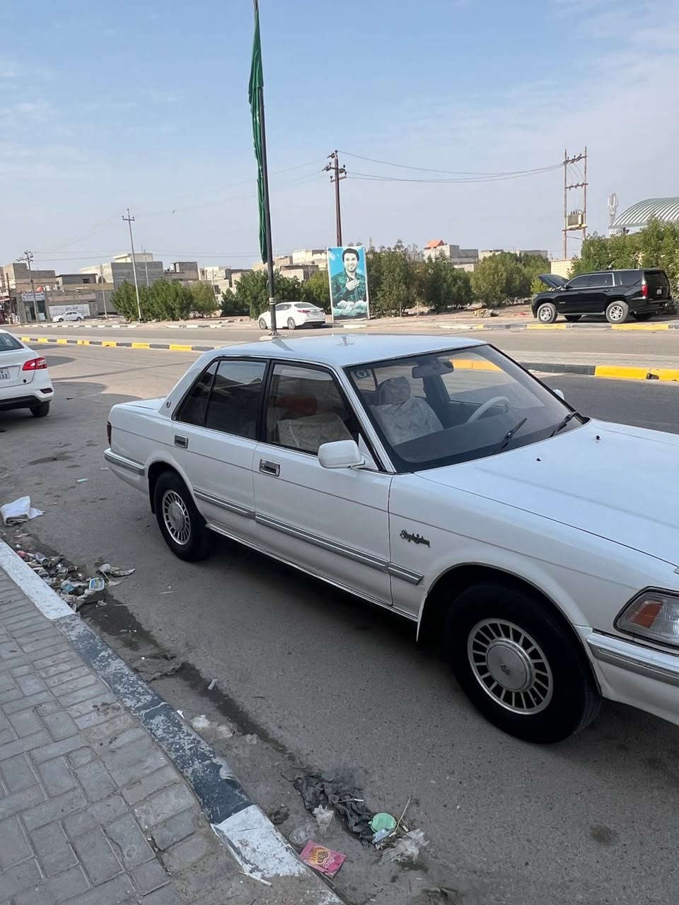 سلام عليكم سيدان رقم بصره مشروع وطني سنويه لغاية 2030تنتهي رقم بصره انلكيزي تحويل ثاني. يوم. السياره كفاله عامه من الكص والنقل. وللضربه ولعيب شرعي.  السياره مكينه وكير ثنين ونص شرط كارتون. واحداًده واتخم تاير شرط كله زيرو.  السياره جديده حيل متعوب عليها كلش مابيها اي نقص. السعر. 68مجالها قليل. هاتف. ***********البصره.
