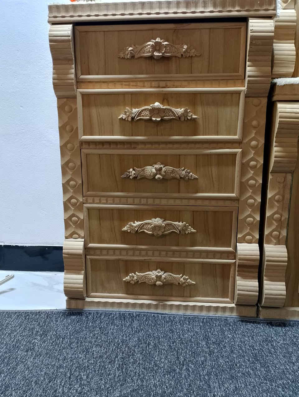 غرفة نوم كامله مابيها اي ضرر مستخدم اقل السنه للاستفسار خاص او ***********📞
