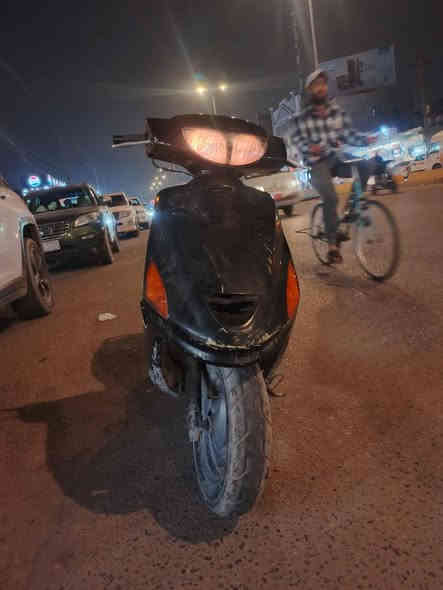 ‏داجة فراشة 140 نثية
‏دراجة كاملة كفرات الايتات باتري موجود شغالة مابيه شي 
‏+ بيهاا دخانة من اوكف خفيفة ومن أمشي شوية وتنكطع الدخانة ما اعرف تستحق التجفيت أو تبديل ربل ولف 
‏+ الدراجة كاملة كلشي موجود بيهاا لايتات وايشر وكل شي موجود بيهاا + الباتري موجود بس كاعد 
‏السعر 450 وبيه مجال للطبين 
‏الرقم ***********
