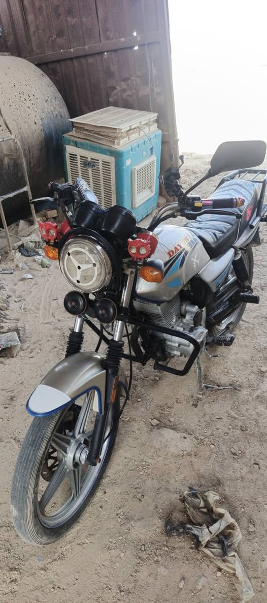 سلام عليكم خوان دراجه دايوان عضم للبيع اوراق اصولي مديل 21 مدفوع كمركه الدراجه ابيعه هلموجود مجفته من زمان وعوزه تفيلس وترتيبات ابيعه عله وضعه التفيده يتفضل خاص 
. 
المكان واسط الكوت  
 الرقم ***********
