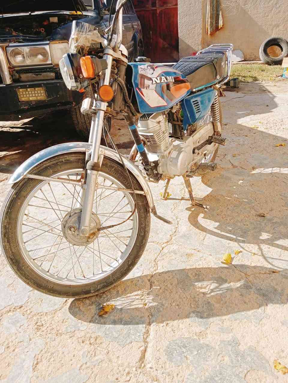 السلام عليكم دراجه موديل 2011  اوراق اصولي الونه بل اوراق اسود الدراجه كايمه دخن  المكينه 22 موديل الدراجه متوازي مناسبه مكاني الرفاعي الشراي يجي خاص او الاتصال  ***********
