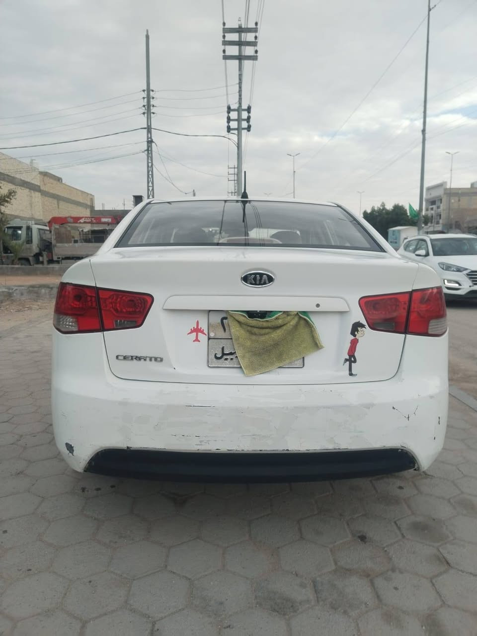 السلام عليكم للبيع كيا سيراتو خليجي مديل 2009 مكينه 2000 كير حداديه تبريد تدفئه كله كفاله رقم اربيل صاقط سياره بيها 3قطع باب السائق والباب الخلف السائق وبنيد مكاني نجف حي الوفاء مقابل الجزيره للاستفسار ***********
