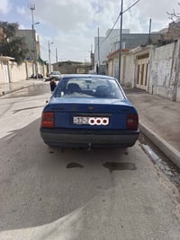 عندي سياره فكتره للبيع موديل 1991 حجم 16 شرط تحويل نضيفه السعر 38 للتف...