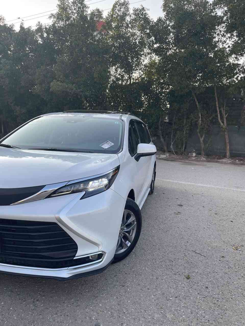 السلام عليكم
تيوتا سينا 2024 XLE بلاص هايبرد وارد امريكي
حجم المكينه :2500 
المسافه المقطوعه : 14 الف 
الضرر: تبديل قبق جنطه نفس اللون بدون صبغ 
الايرباك : دركه 

موصفاتها
1.فتحه 
2. شاشه 
3. هندبريك بصمه
4.كشنات جلد
5.بصمه 
6. بصمة ابواب
7.كشنات كهرباء 
8. هيترات بالكشنات
9. بيبان + الصندوك كهرباء
10. رادارات 360
11. كشافات
12. لايتات لد 
13. بكلايت لد مسطره كامله لكزز
14. ثلاث قطع تبريد
15.شحن وايرليس
16.انظمة سياقه عدد 3
17.بردات خلفيه

                السعر 330$
تفاصيل اكثر الاتصال ***********
مكاني بغداد الكرخ
