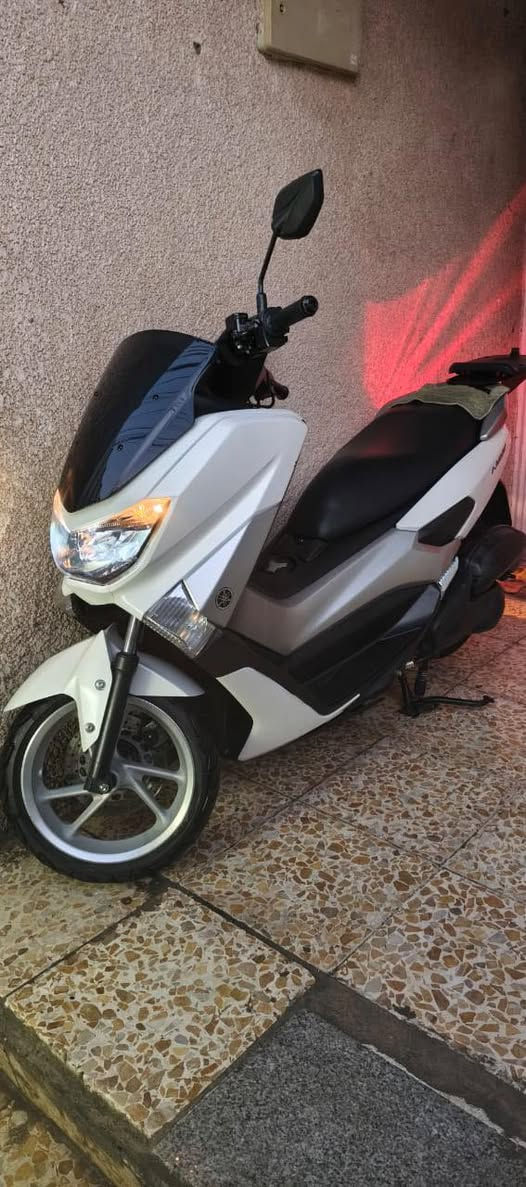 السلام عليكم N MAX 2018 الدراجة رمبة وحيل نظيفة بانزين محسن دهن يورل اصلي بريكات دسك كلة abs ستاند كهرباء حالياً ممشاها 19300 الف للبيع فقط سعرها 16 مكاني بغداد العبيدي ***********
