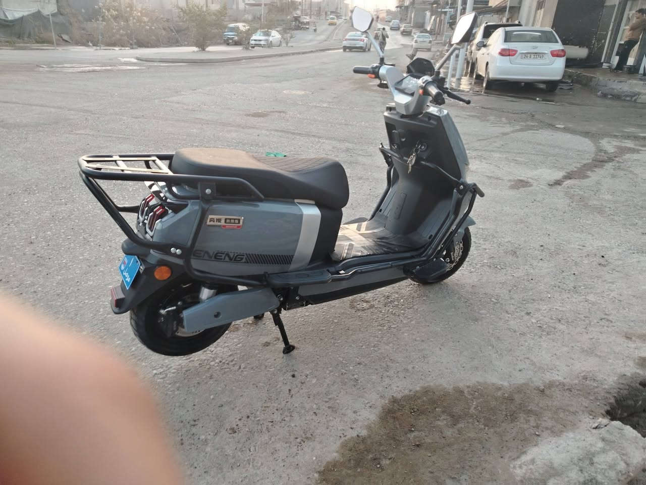 السلام عليكم ماطور شحن مدرع حجم الملف 2500+6بطاريات ماطور فول نضام بك  لايتات زينون عالي ناصي ماطور جديد بمعنى الكلمه لون سمنتي مرغوب اشتريتو بمليون و450 بل قسط ادفع سعر بما يرضي الله الماطور اشتريتو قبل شهر بيع مراوس عادي ***********
