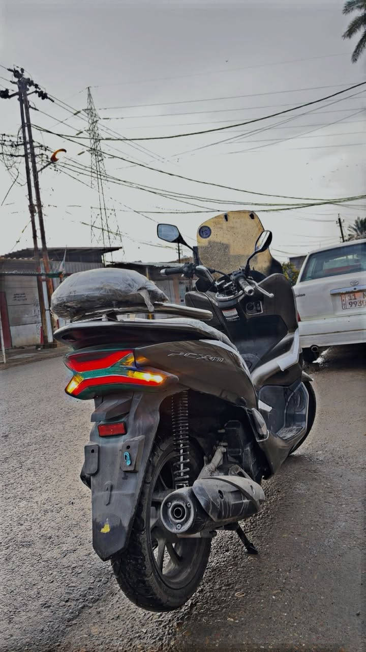 السلام عليكم دراجة Psx للبيع كفالة عامة ماشية 11الف زيروو قبل شهرين اخذتهة من معارض كلشي وكلاشي جيب الف فيتر وياك السعر 22وبيهة مجال قليل حك الجية لل استفسار  مكاني بغداد قرب جسر المثنى ***********
