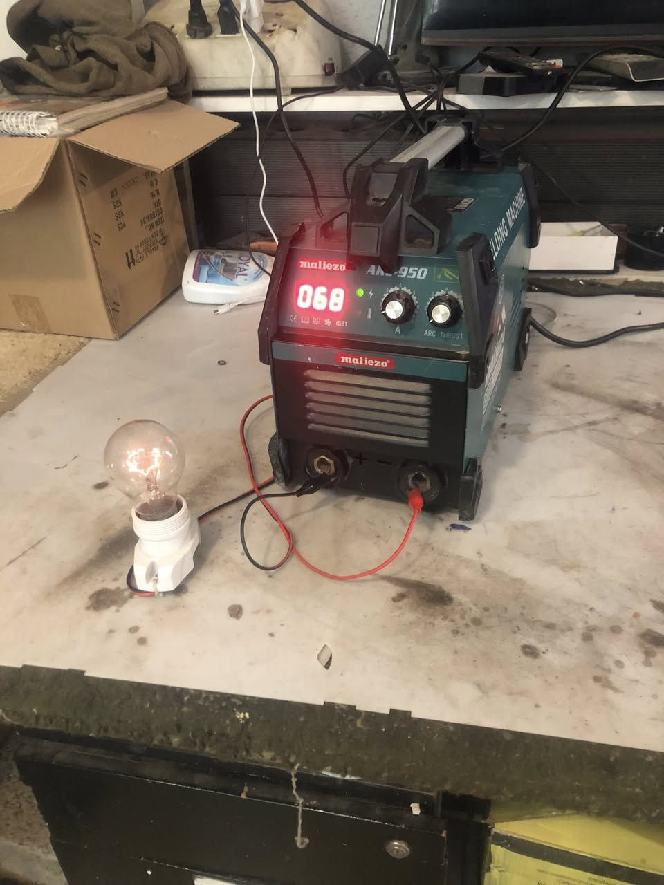 للبيع ماكنة لحام الكترونية ٩٥٠ امبير شغالة وعلى الفحص 
بغداد السعر ٤٥ الف ***********
