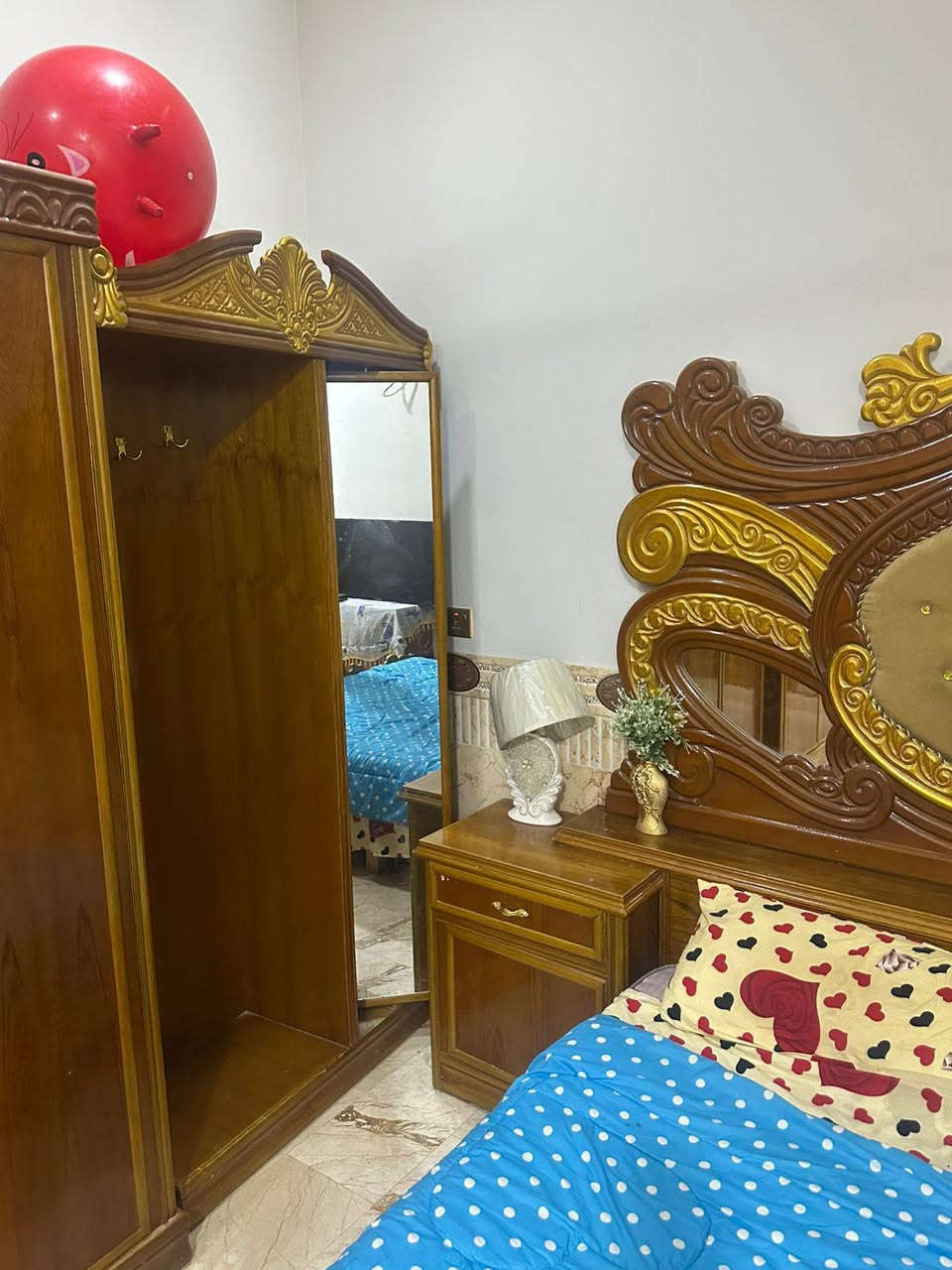 السلام عليكم غرفه نجاره نظيفه كلش للبيع اللحام يراسل على هذا الرقم ***********
