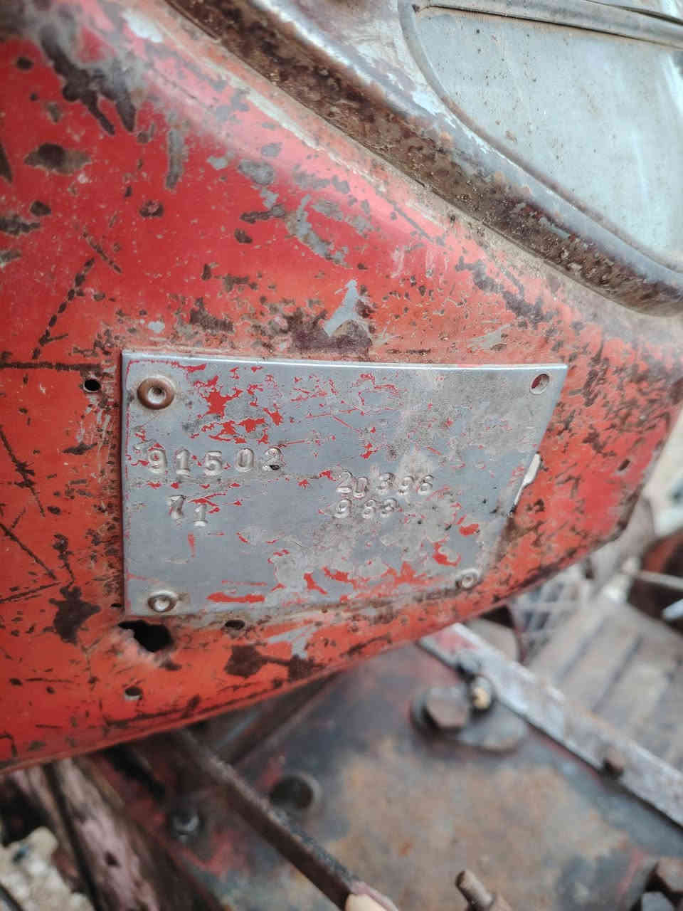 عنتر للبيع موديل ٨٣ سعر ٣٥٠٠ وبي مجال ديالى جلولاء الشيخ بابا للتواصل ***********
