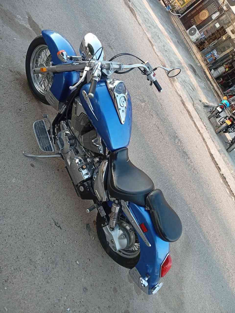 معرض عراق بايكرز وفي الاسكندر 
بدون رقم 
السعر 42
المحرك 1300
ڤي تي اكس 
شعب يم الاسواق المركزيه 
***********
